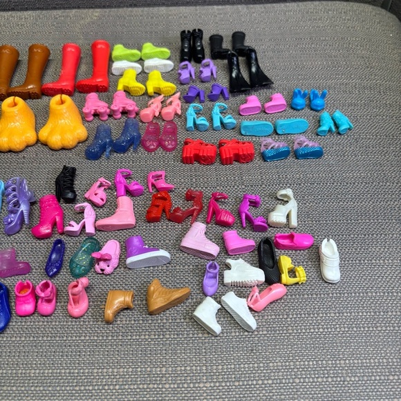 Barbie Colorful Doll Toy Shoe Set Bundle Lot Pairs and Mismatched - Picture 3 of 3
